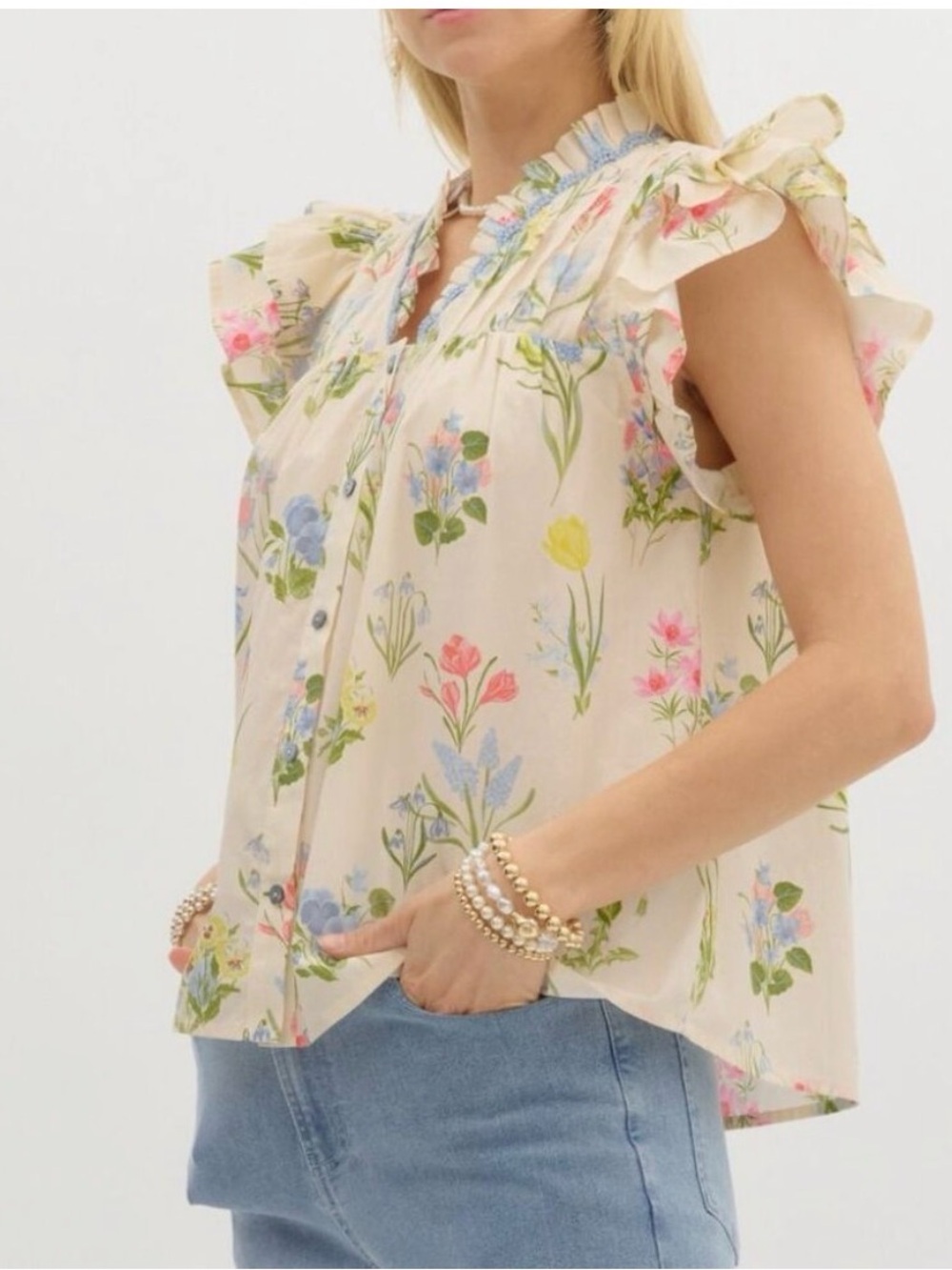entro Cream Floral Ruffle Sleeve Blouse